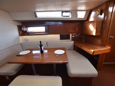 Salon of Chilli Pepper, a Beneteau Oceanis 45 sailboat at Volos, Greece