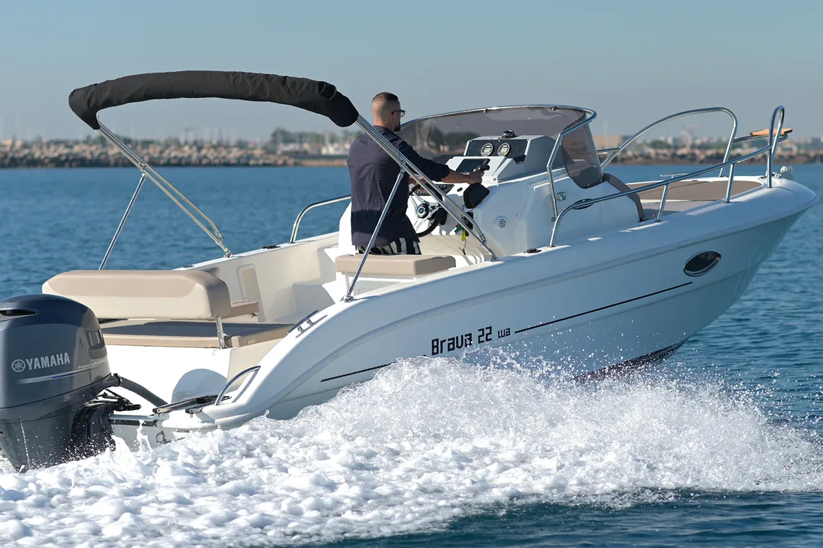 Roxy, a Mingolla Brava 22 WA motorboat at Grad Šibenik, Croatia