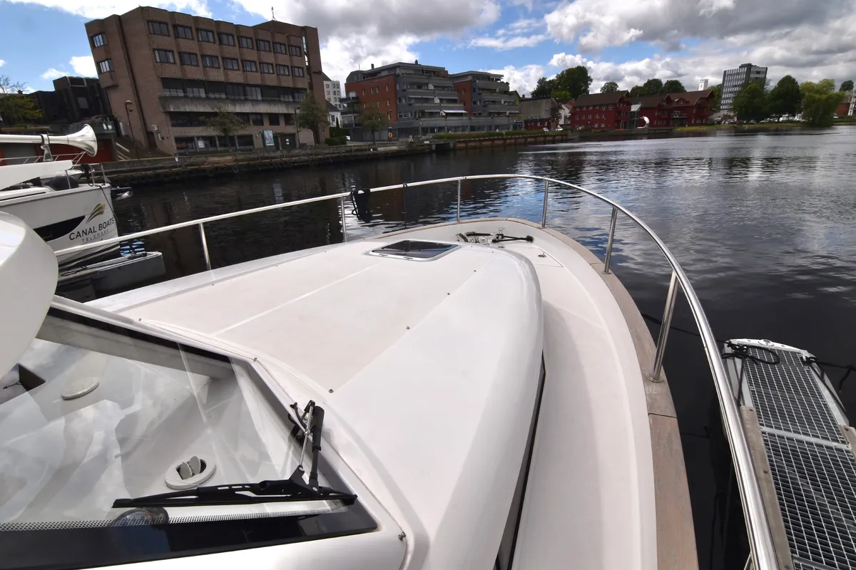 Deck of Dalen, a Greenline 33 motor yacht at Porsgrunn, Norway