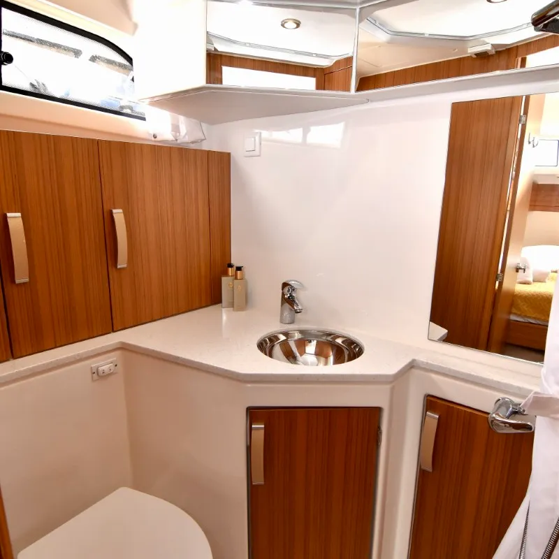 Head on Dalen, a Greenline 33 motor yacht at Porsgrunn, Norway