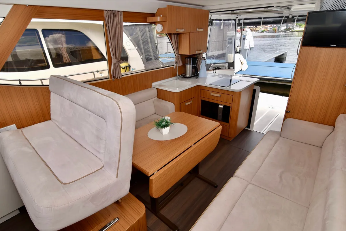 Salon of Dalen, a Greenline 33 motor yacht at Porsgrunn, Norway