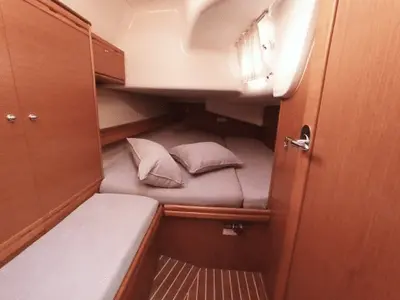 Cabin on Santana, a Bavaria Cruiser 40 sailboat at Volos, Greece