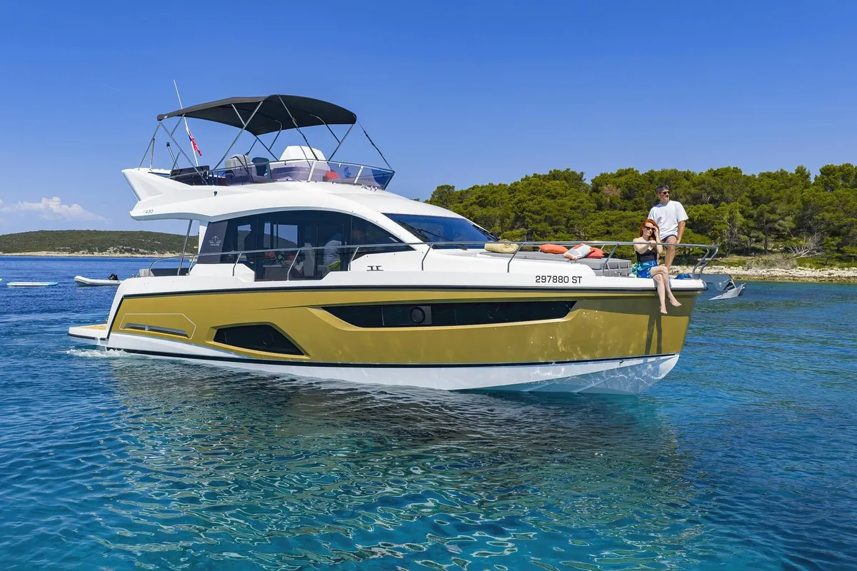Tireless Too, a Sealine F430 motor yacht at Grad Kaštela, Croatia