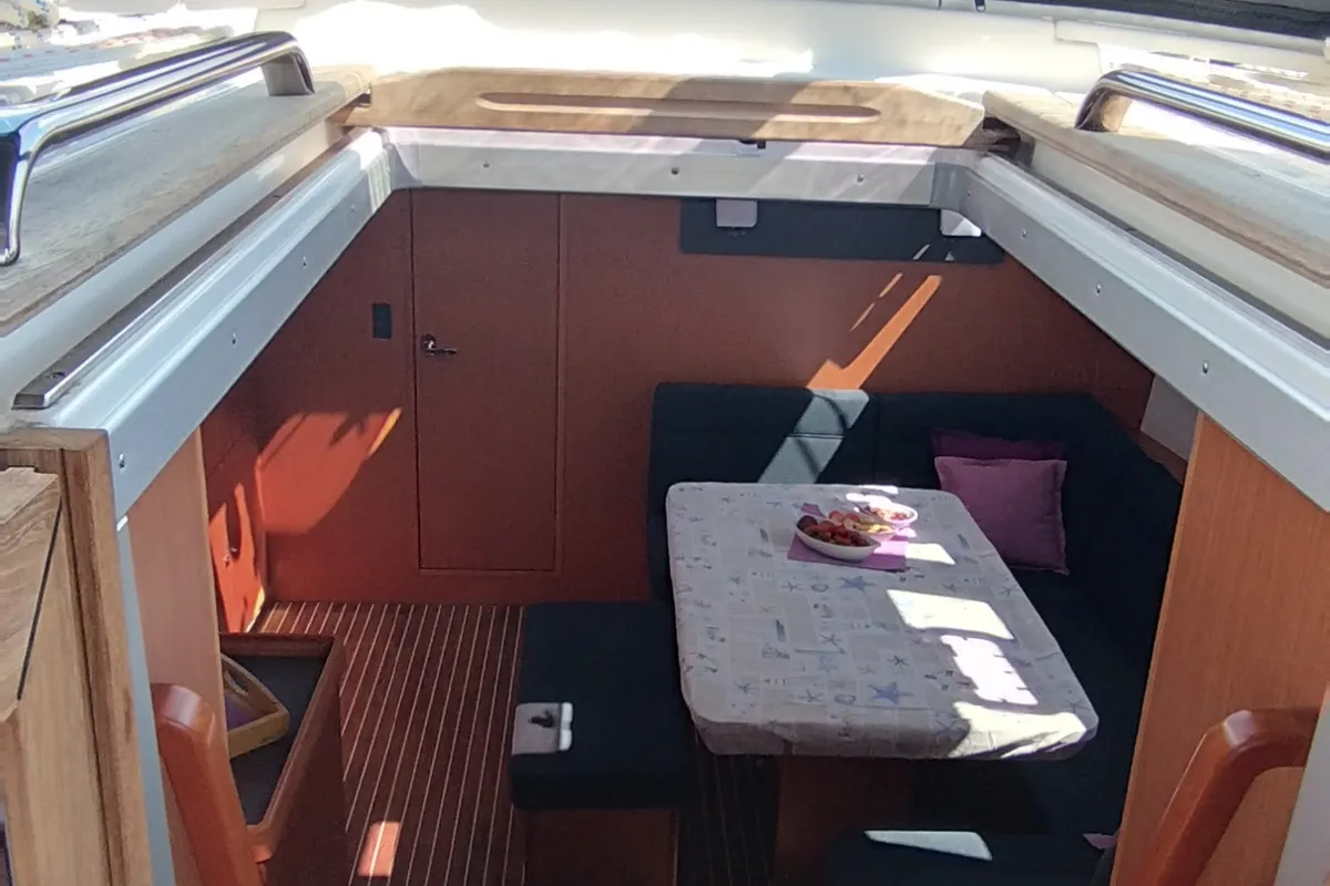 Salon of Mirka 5, a Bavaria Cruiser 46 sailboat at Split, Croatia