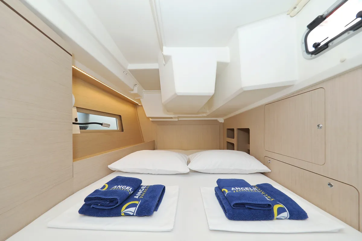 Cabin on Auf Kurs, a Beneteau Oceanis 46.1 sailboat at Grad Trogir, Croatia