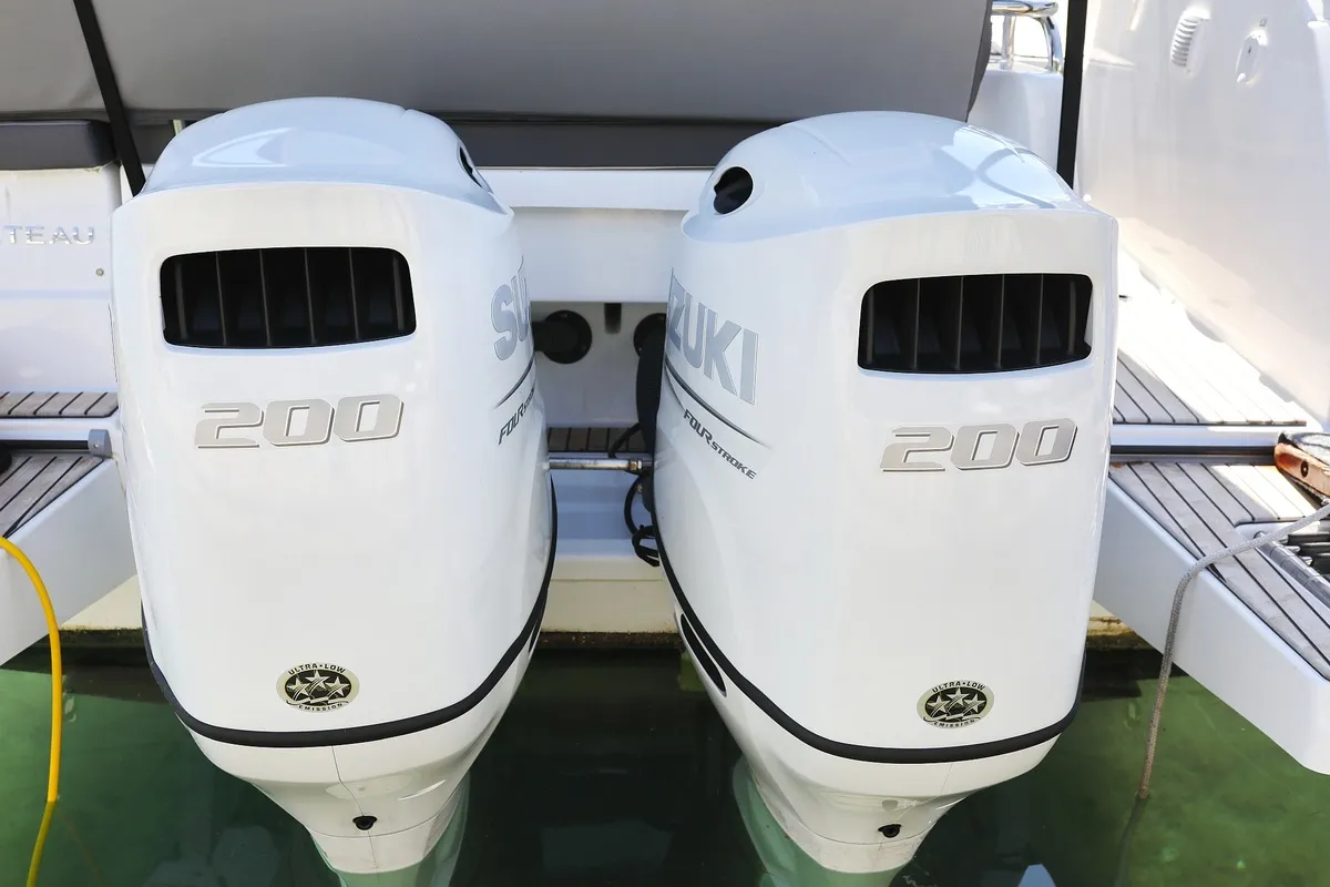 Lolo, a Beneteau Antares 9 OB motorboat at Pirovac, Croatia