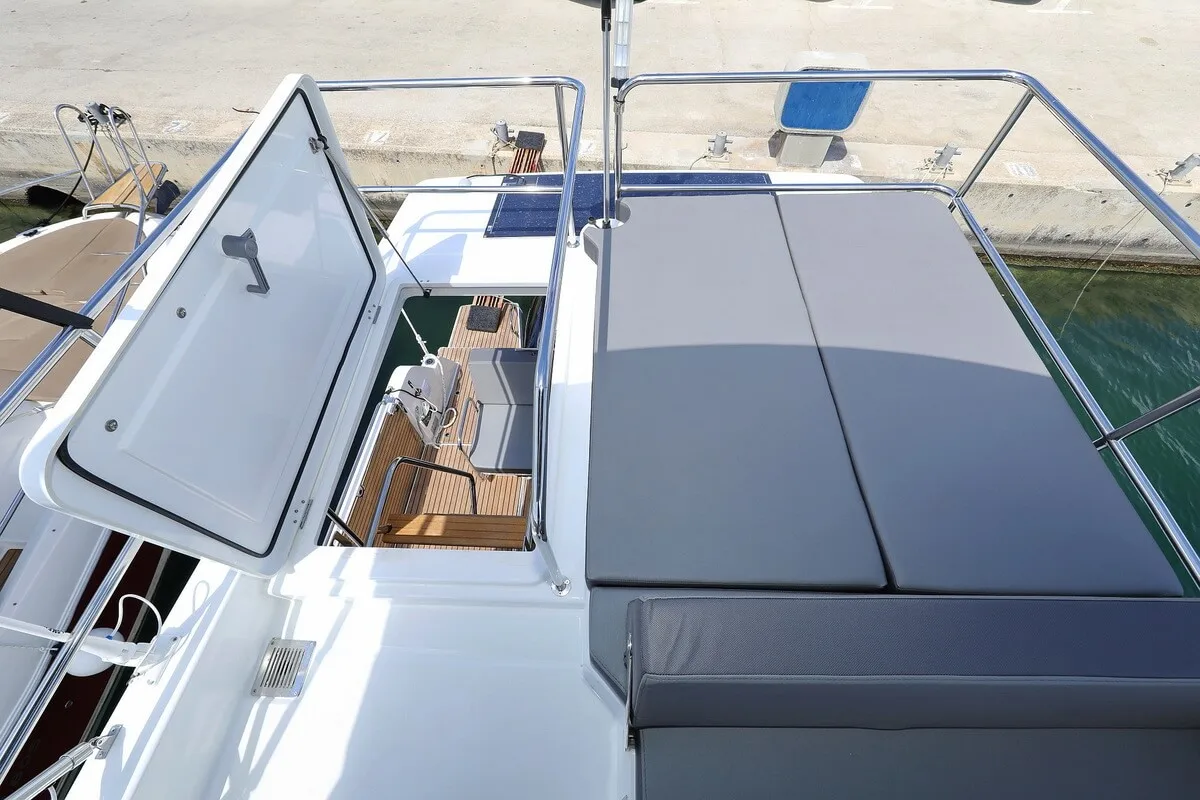 Deck of Solis, a Beneteau Antares 11 Fly OB motorboat at Grad Biograd na Moru, Croatia