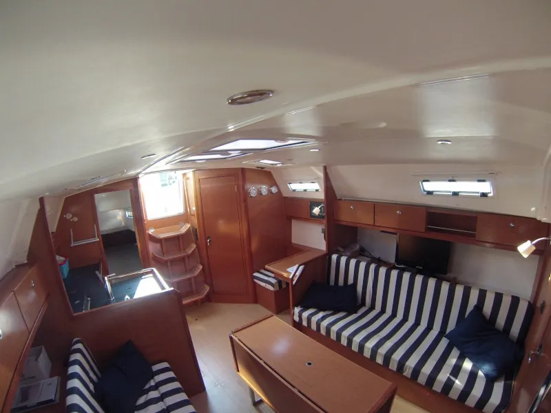 Salon of Coregone, a Bavaria 36 Cruiser sailboat at San Vincenzo, Italy