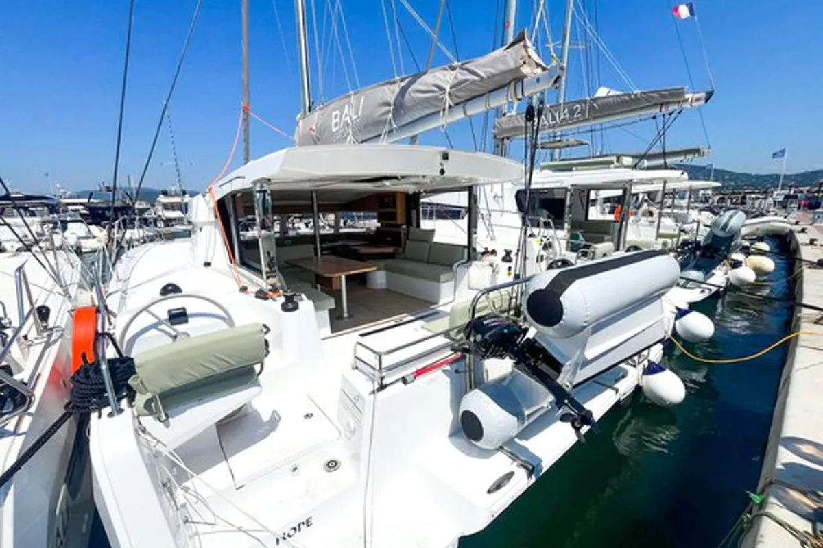 Exterior view of Hope, a Bali Catsmart catamaran at Hyères, France