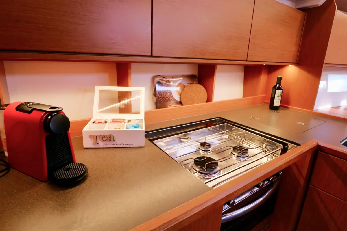 Galley of Size Matters, a Bavaria C50 Holiday sailboat at Kaštela, Croatia