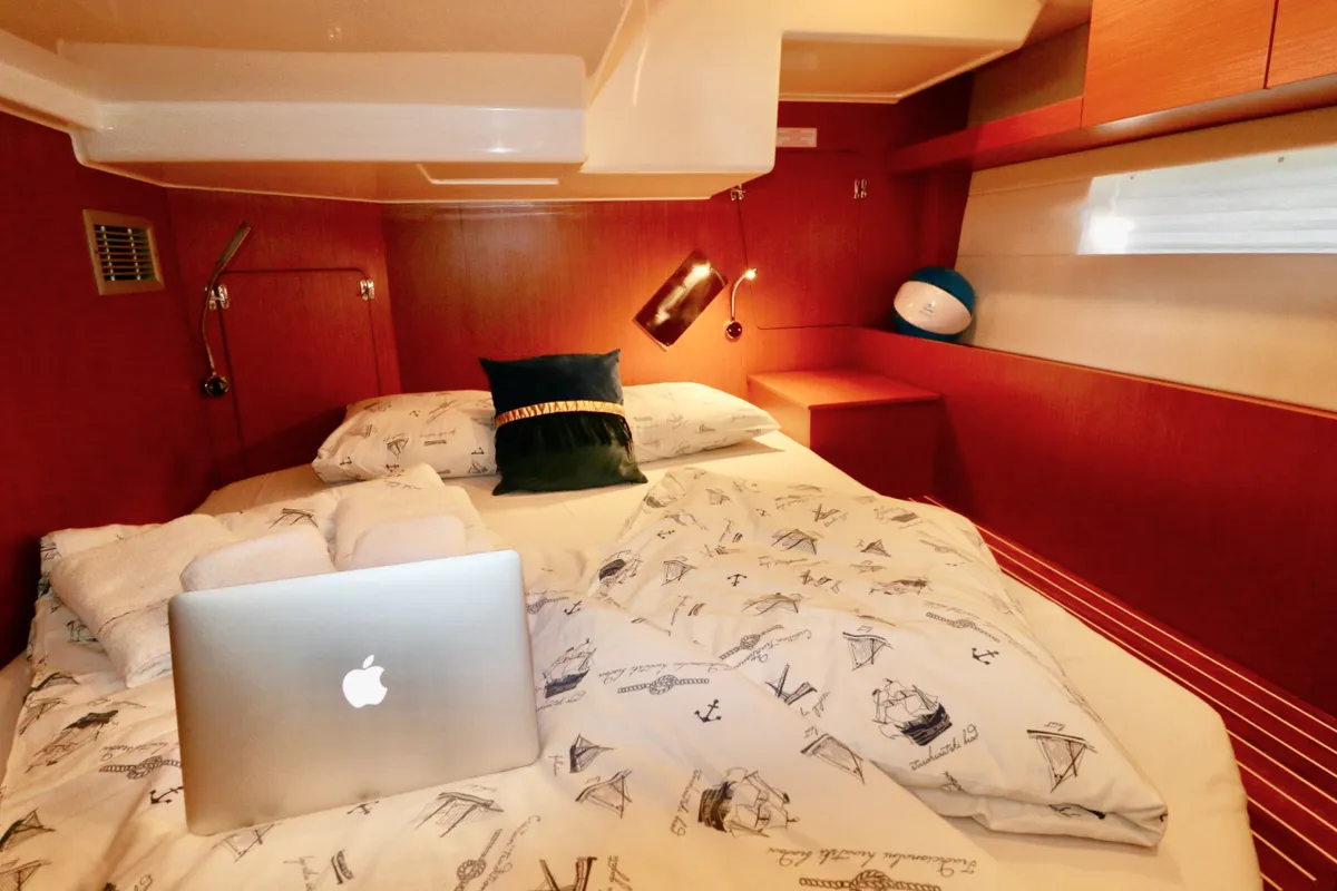 Cabin on Size Matters, a Bavaria C50 Holiday sailboat at Kaštela, Croatia