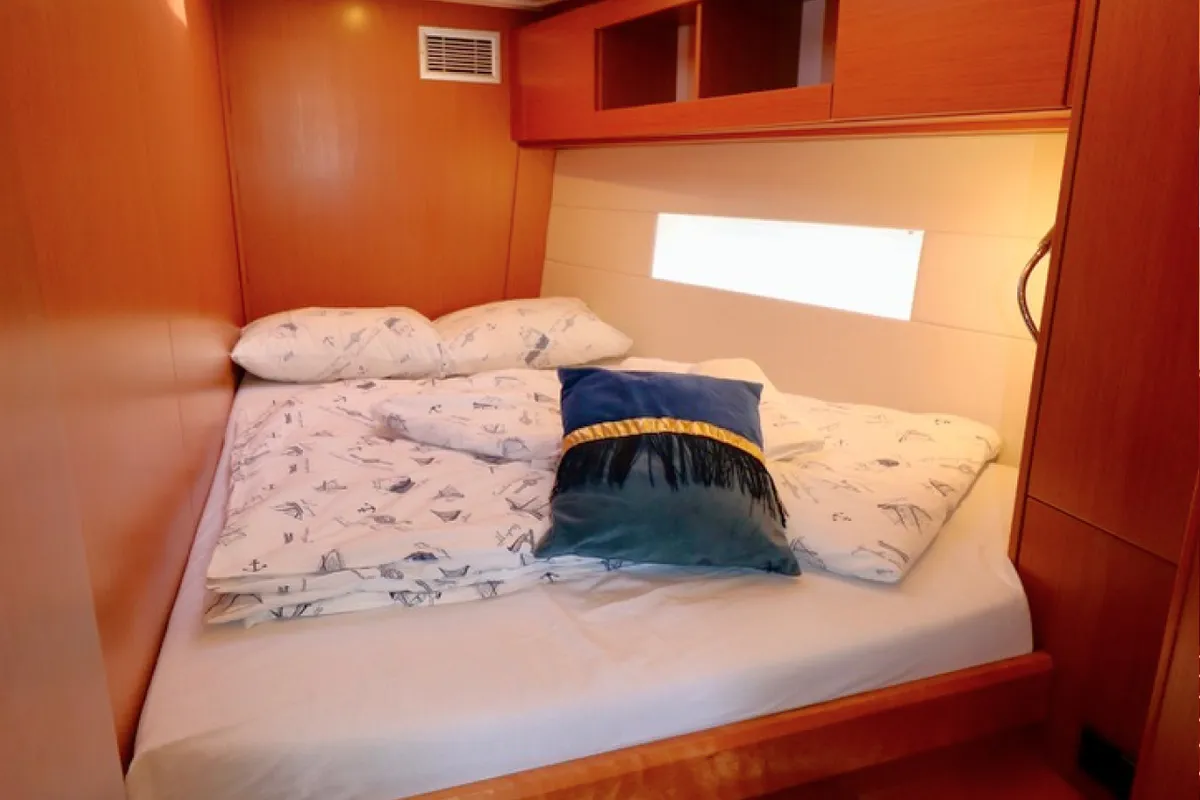 Cabin on Size Matters, a Bavaria C50 Holiday sailboat at Kaštela, Croatia