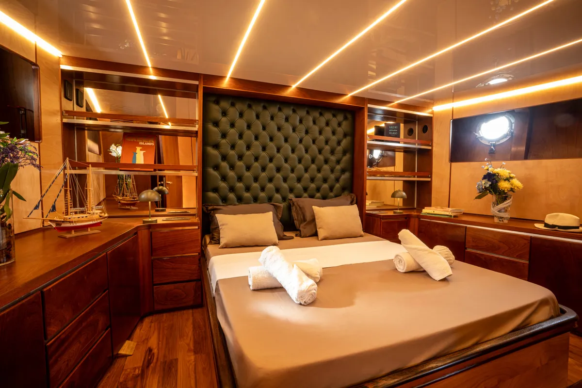Ange, a Motoryacht motor yacht at Salamina Municipal Unit, Greece
