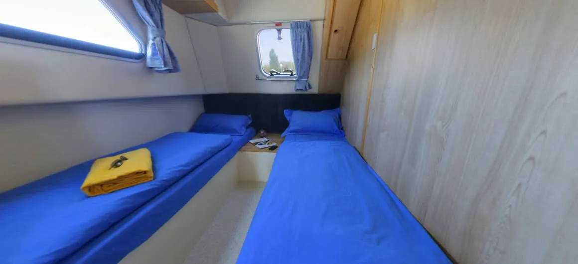 Cabin on Calypso - Comfort 13, a Cygnet Calypso motorboat at Jarnac, France