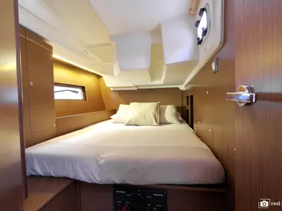 Cabin on Emma, a Beneteau Oceanis 46.1 sailboat at Puntone di Scarlino, Italy