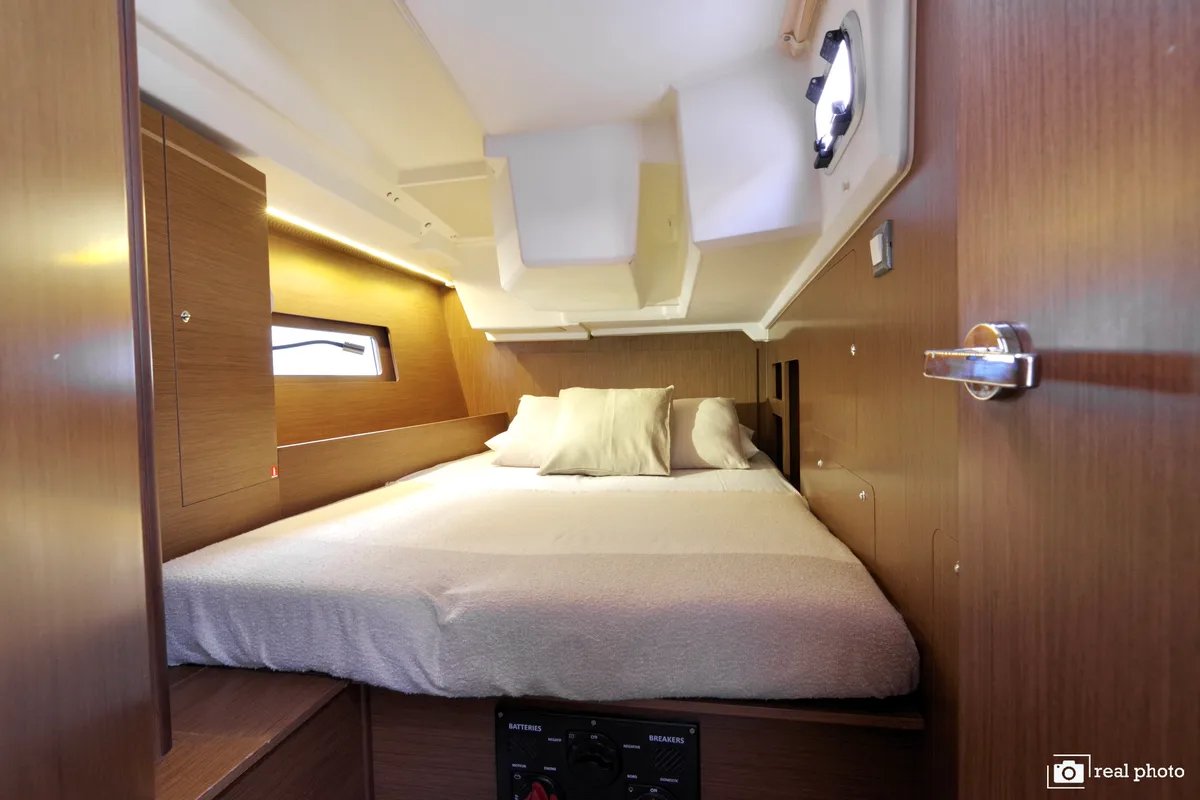 Cabin on Emma, a Beneteau Oceanis 46.1 sailboat at Puntone di Scarlino, Italy