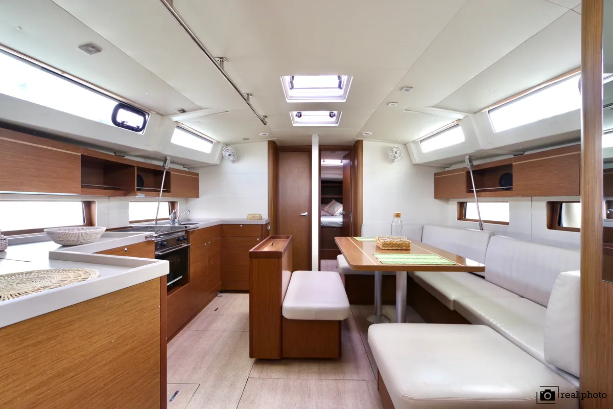 Salon of Emma, a Beneteau Oceanis 46.1 sailboat at Puntone di Scarlino, Italy