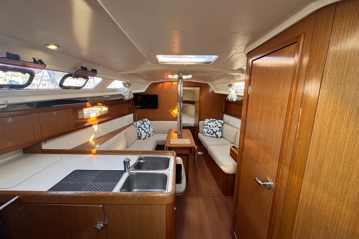 Salon of Tayrona, a Beneteau Oceanis 34 sailboat at La Rochelle, France