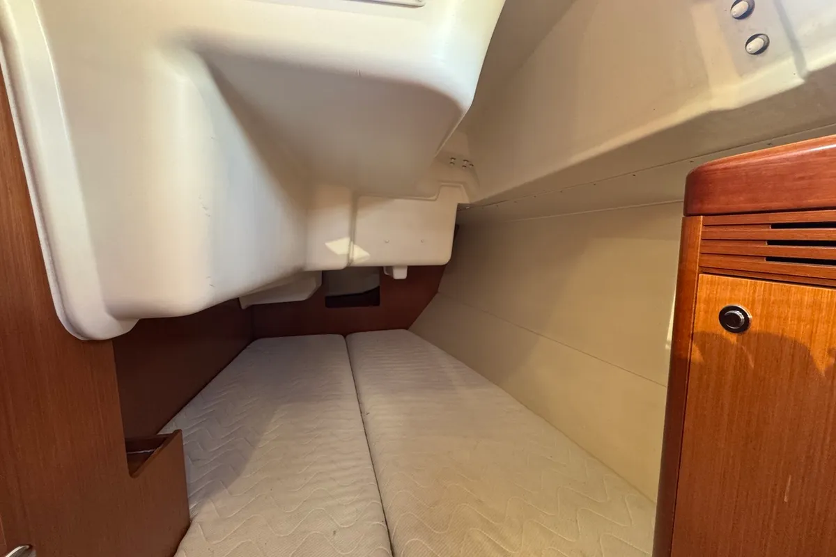 Cabin on Tayrona, a Beneteau Oceanis 34 sailboat at La Rochelle, France