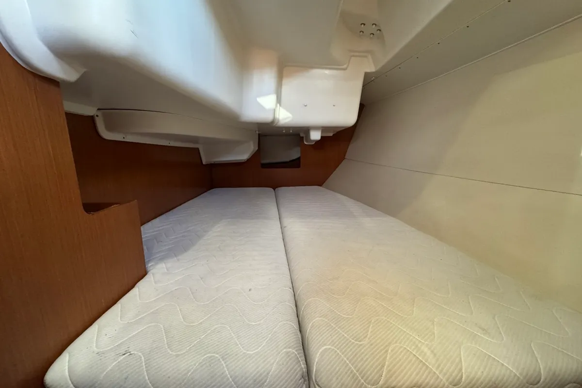 Cabin on Tayrona, a Beneteau Oceanis 34 sailboat at La Rochelle, France