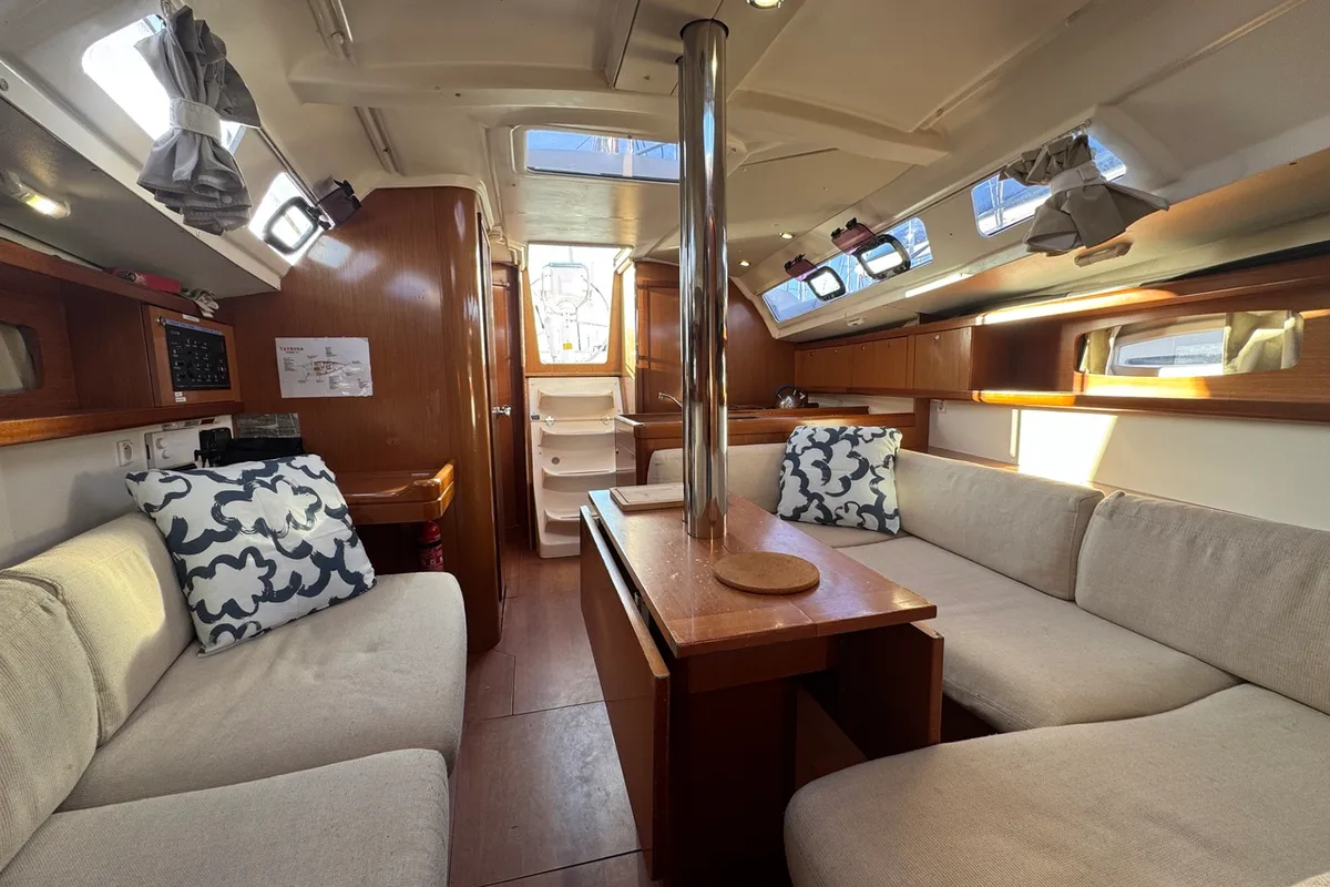 Salon of Tayrona, a Beneteau Oceanis 34 sailboat at La Rochelle, France