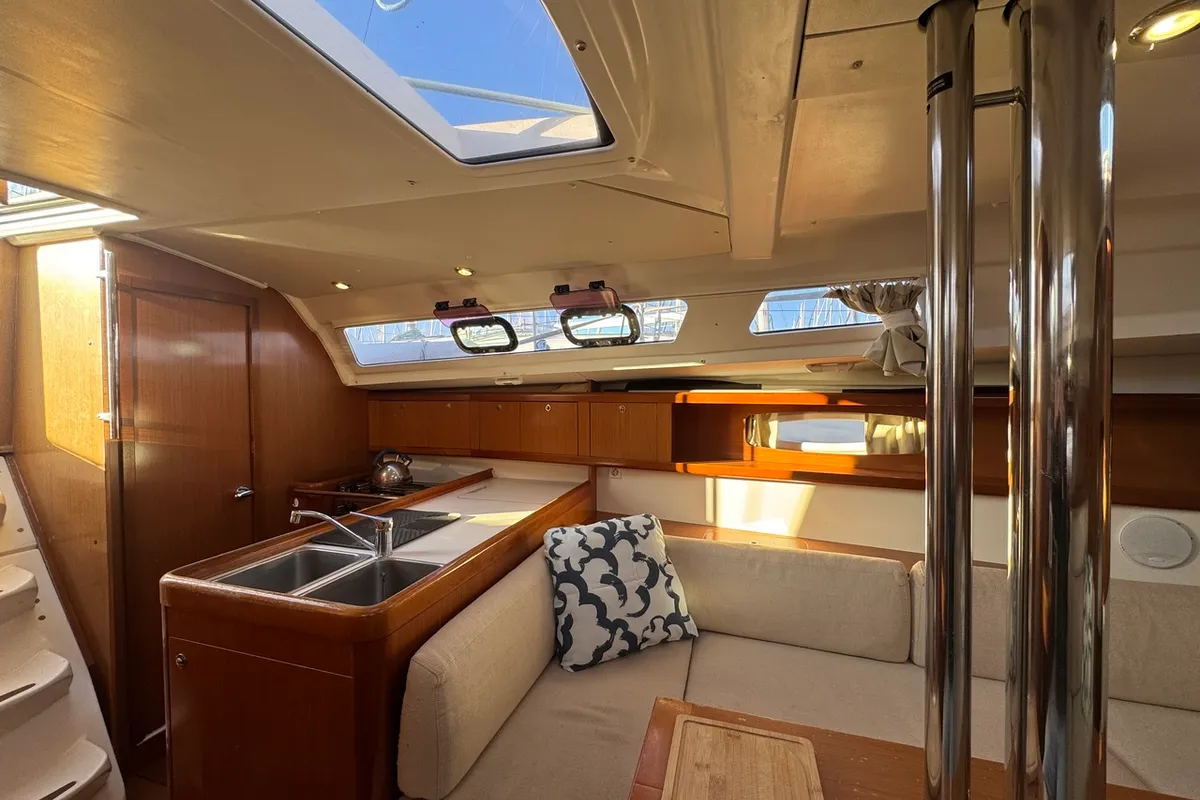 Salon of Tayrona, a Beneteau Oceanis 34 sailboat at La Rochelle, France