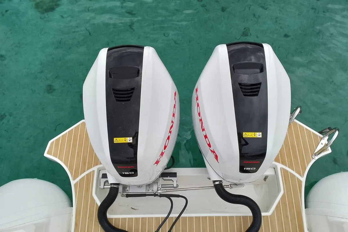 Uno, a Altamarea Wave 27 motorboat at Cannigione, Italy