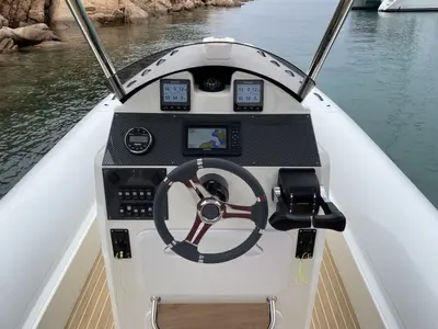 Uno, a Altamarea Wave 27 motorboat at Cannigione, Italy