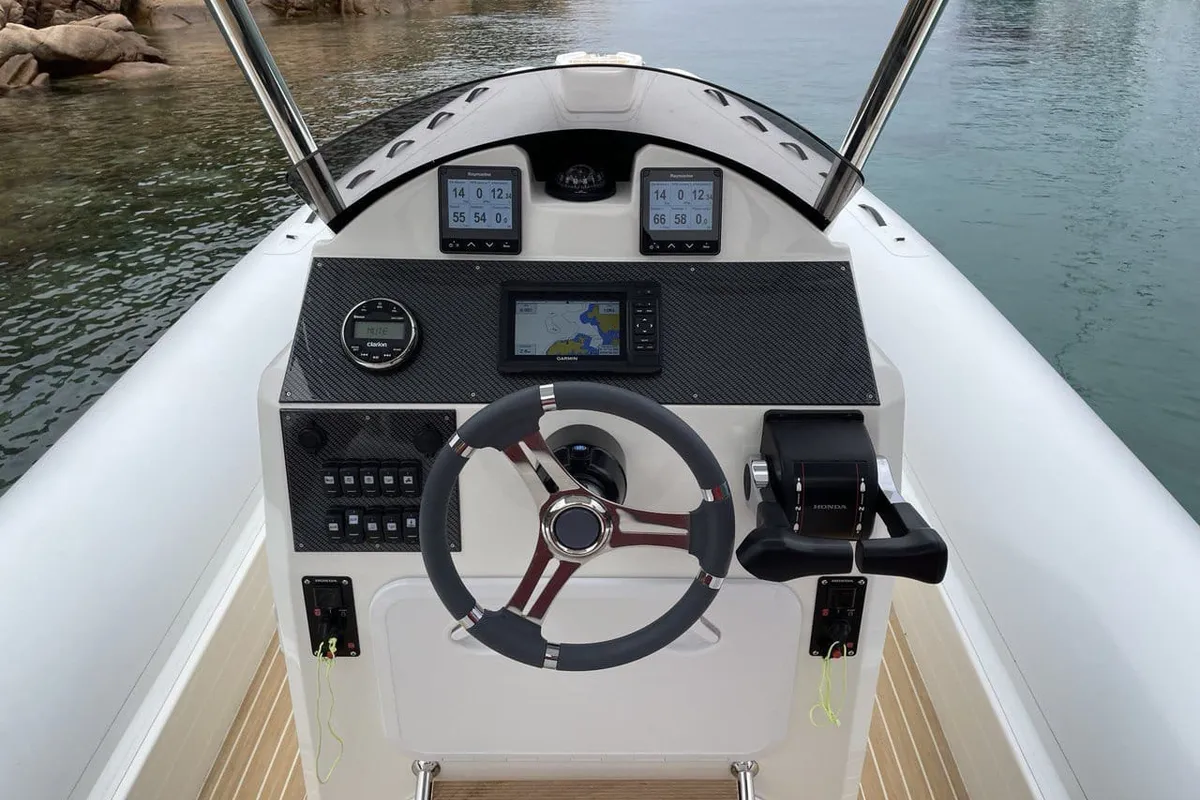 Uno, a Altamarea Wave 27 motorboat at Cannigione, Italy
