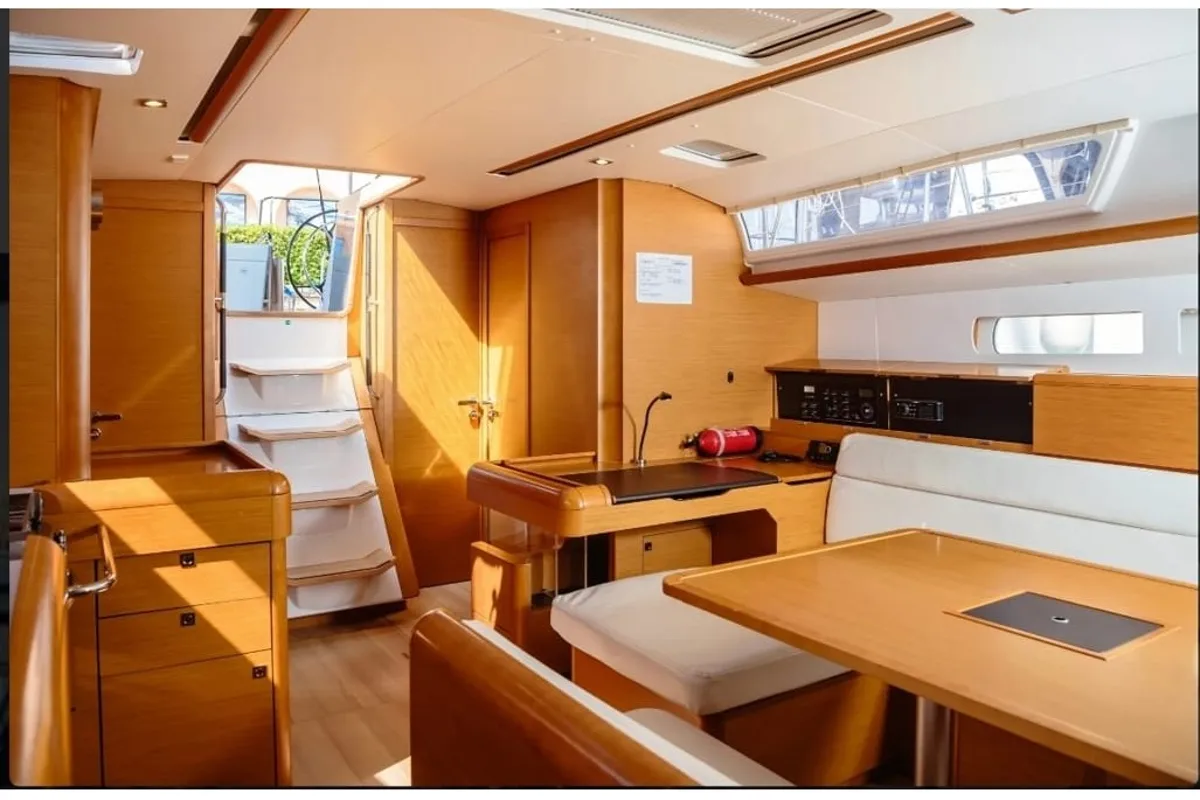 Salon of Kalos, a Jeanneau Sun Odyssey 519 sailboat at Tropea, Italy