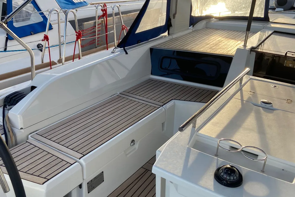Valvento, a Beneteau Oceanis 46.1 sailboat at Cannigione, Italy