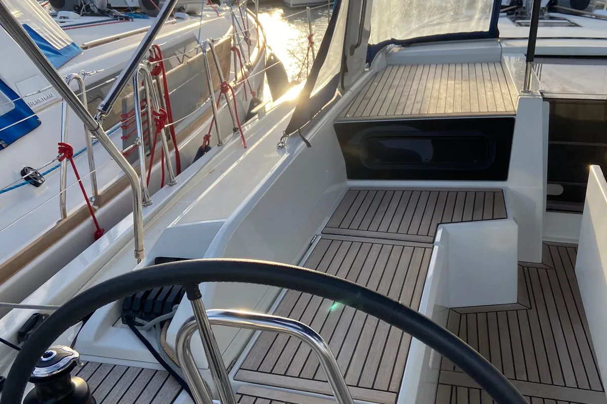 Valvento, a Beneteau Oceanis 46.1 sailboat at Cannigione, Italy