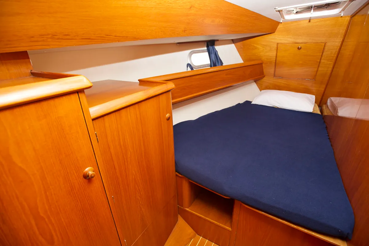 Cabin on Izella, a Jeanneau Sun Odyssey 36i sailboat at Volos Municipality, Greece