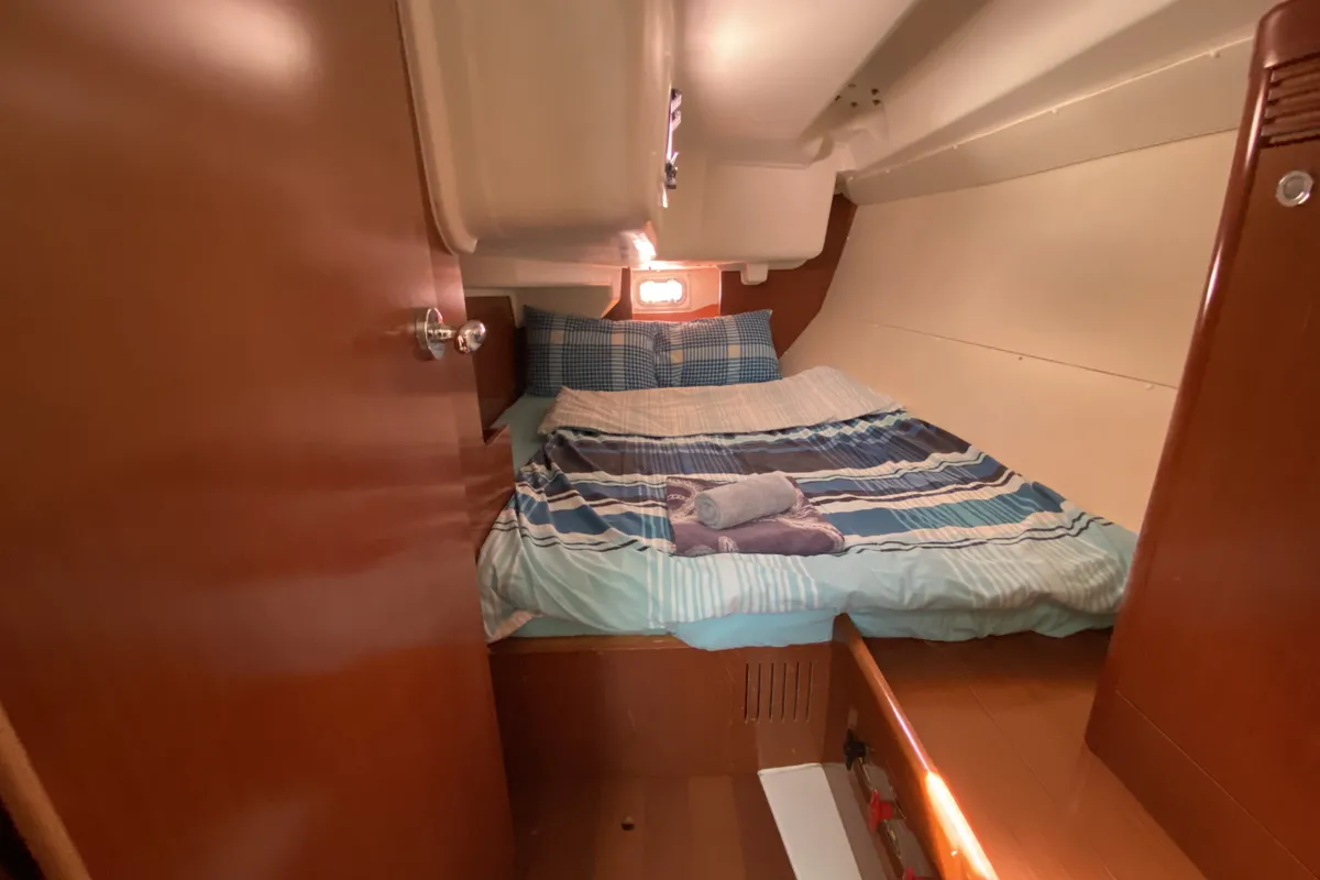 Cabin on Glen Rosa, a Beneteau Oceanis 37 sailboat at Fethiye, Turkey