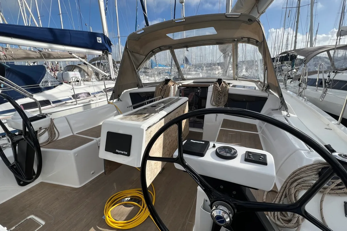 Cyrgric 4, a Dufour 390 sailboat at Kerners, France