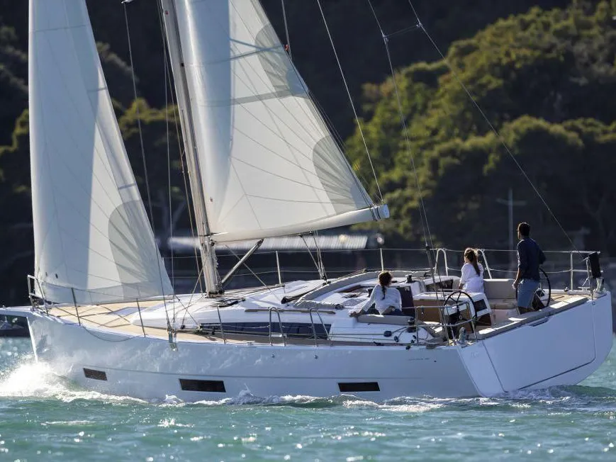 Cyrgric 4, a Dufour 390 sailboat at Kerners, France