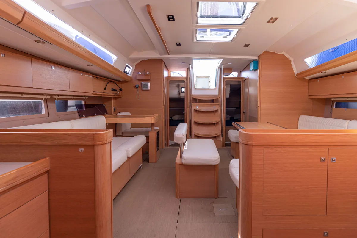 Salon of Kosi, a Dufour 500 Grand Large sailboat at San Vincenzo, Italy