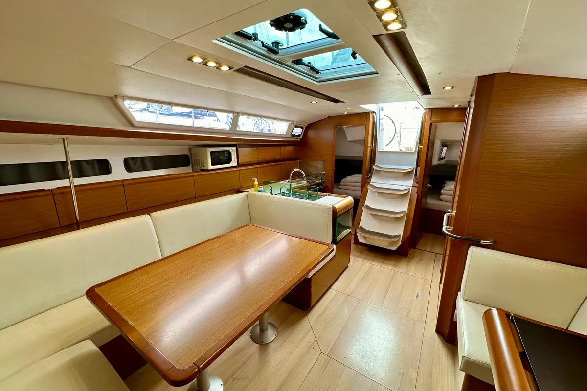 Cabin on Sinatra, a Jeanneau Sun Odyssey 449 sailboat at Općina Sukošan, Croatia