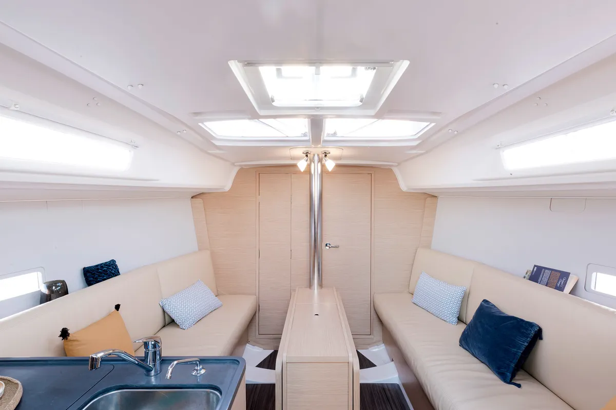 Salon of SILVIA, a Dufour 32 sailboat at Capo d'Orlando, Italy