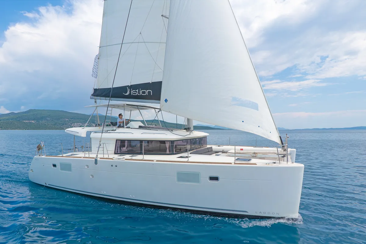 Exterior view of Cassiopeia II, a Lagoon 450 Fly catamaran at Kontokali, Greece