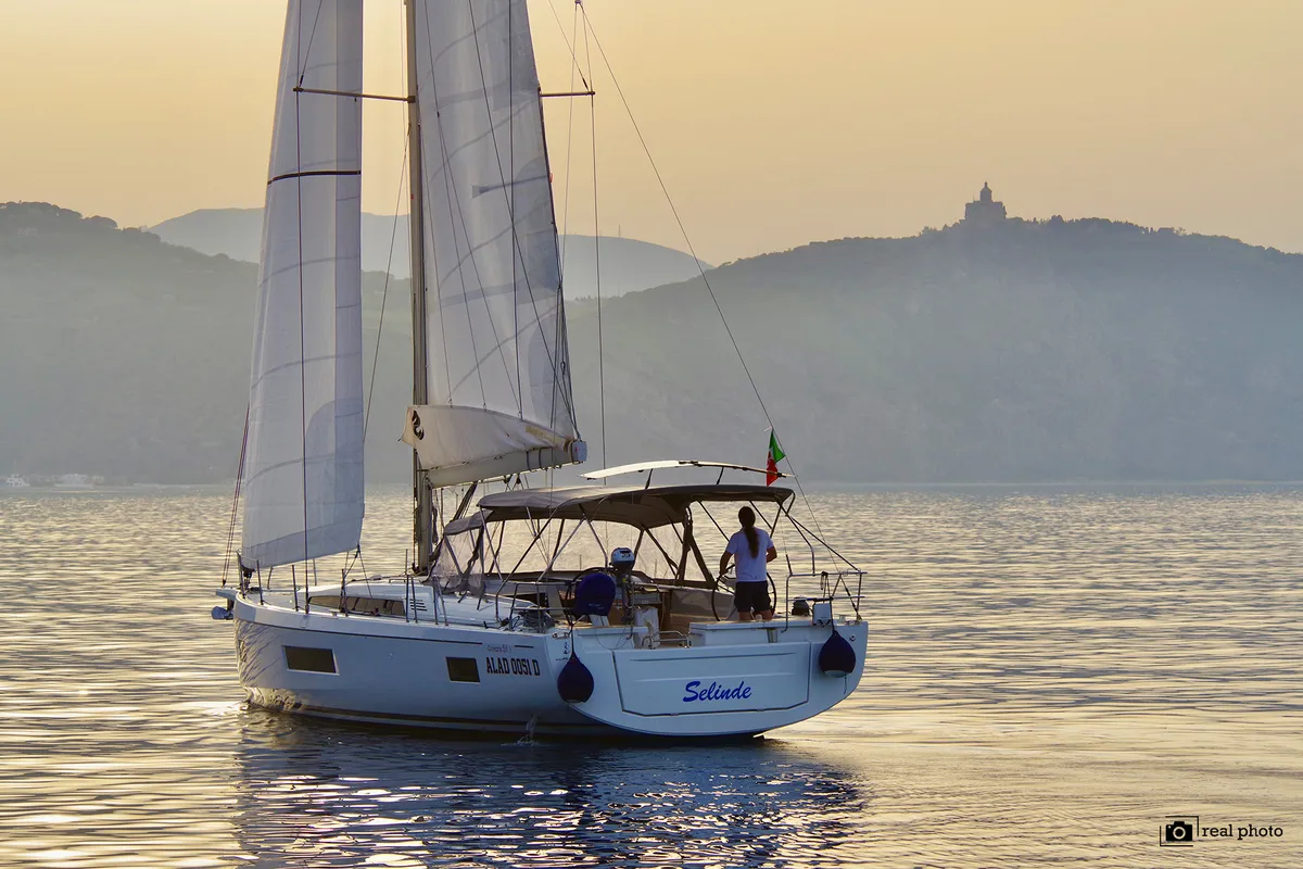 Exterior view of Selinde, a Beneteau Oceanis 51.1 sailboat at Tonnarella, Italy