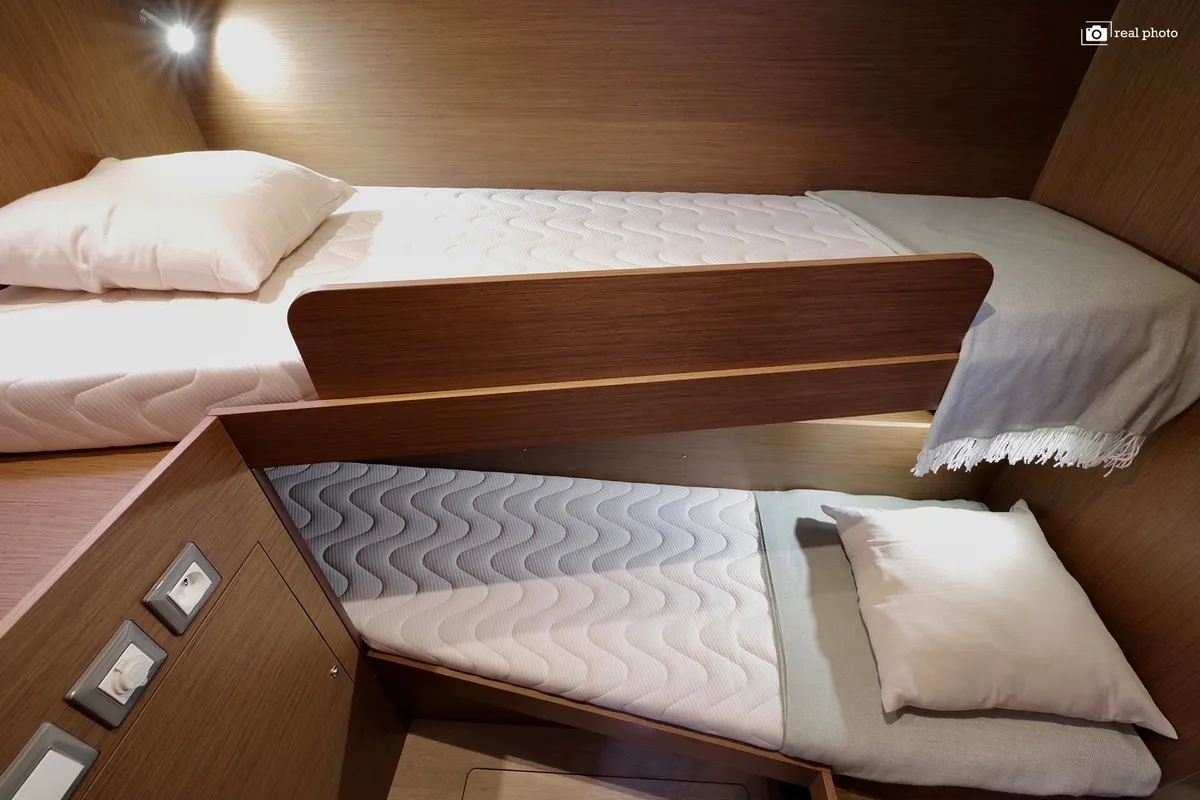 Cabin on Selinde, a Beneteau Oceanis 51.1 sailboat at Tonnarella, Italy