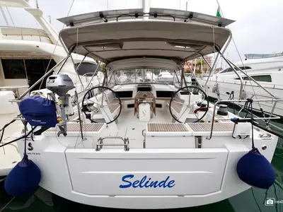 Cockpit of Selinde, a Beneteau Oceanis 51.1 sailboat at Tonnarella, Italy