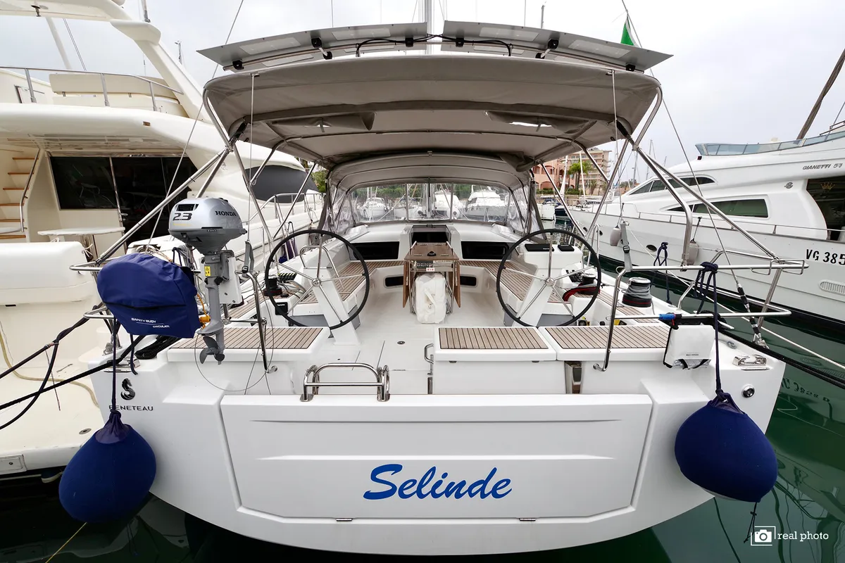 Cockpit of Selinde, a Beneteau Oceanis 51.1 sailboat at Tonnarella, Italy