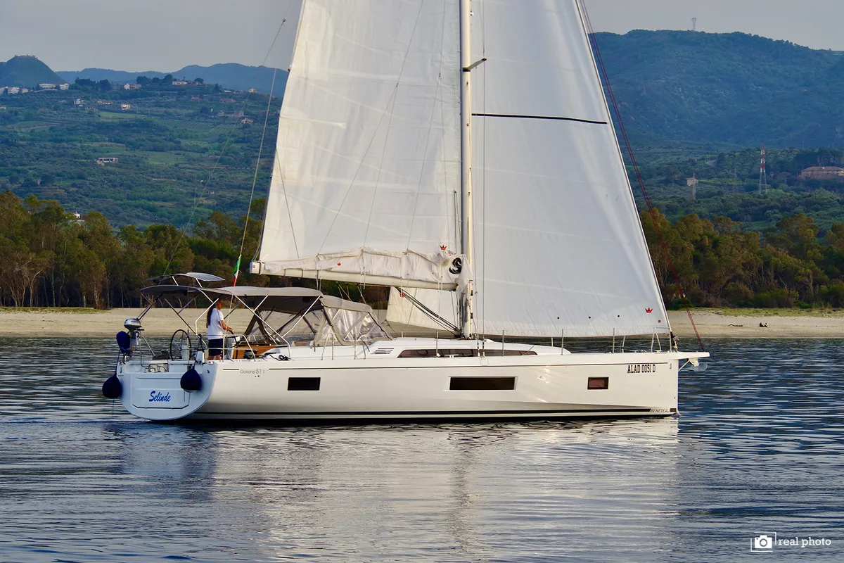 Exterior view of Selinde, a Beneteau Oceanis 51.1 sailboat at Tonnarella, Italy