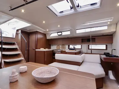 Salon of Selinde, a Beneteau Oceanis 51.1 sailboat at Tonnarella, Italy