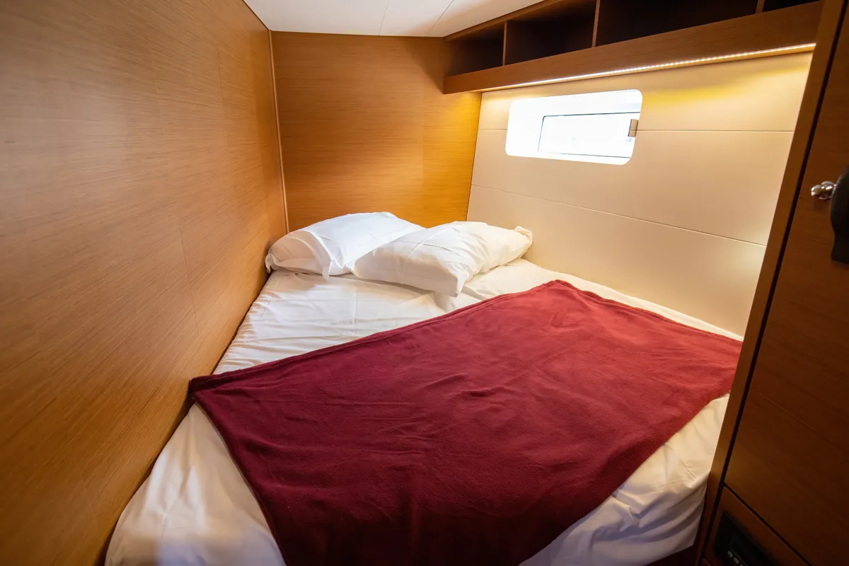 Cabin on Psyche, a Jeanneau 54 sailboat at Tonnarella, Italy