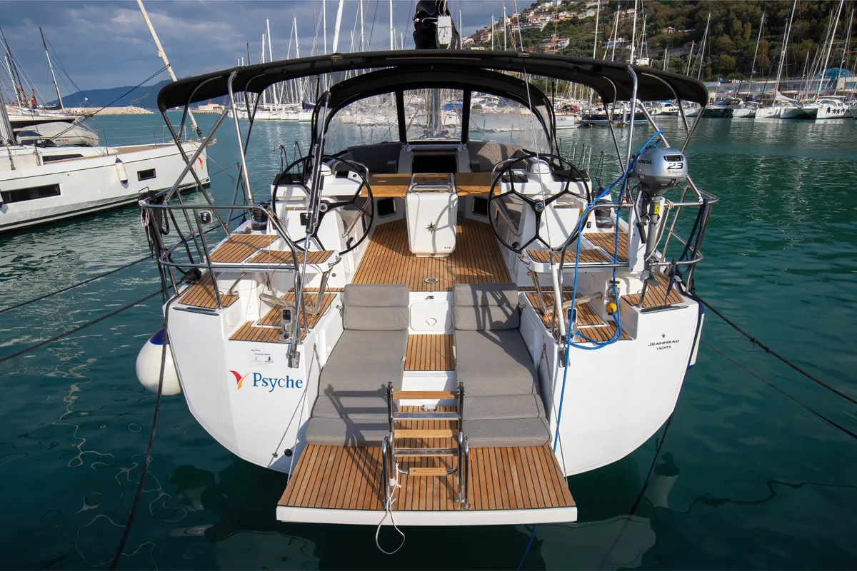 Exterior view of Psyche, a Jeanneau 54 sailboat at Tonnarella, Italy