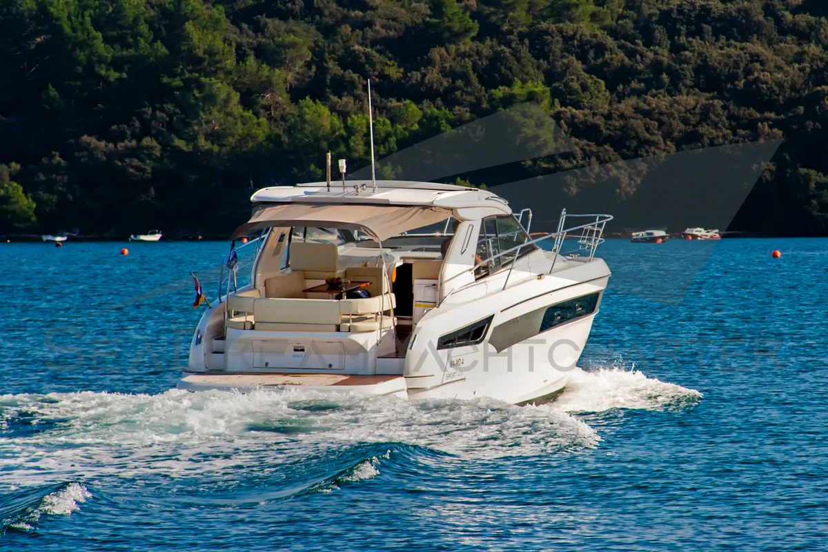 Exterior view of Sun Dreamer, a Bavaria S40 HT motorboat at Općina Sukošan, Croatia