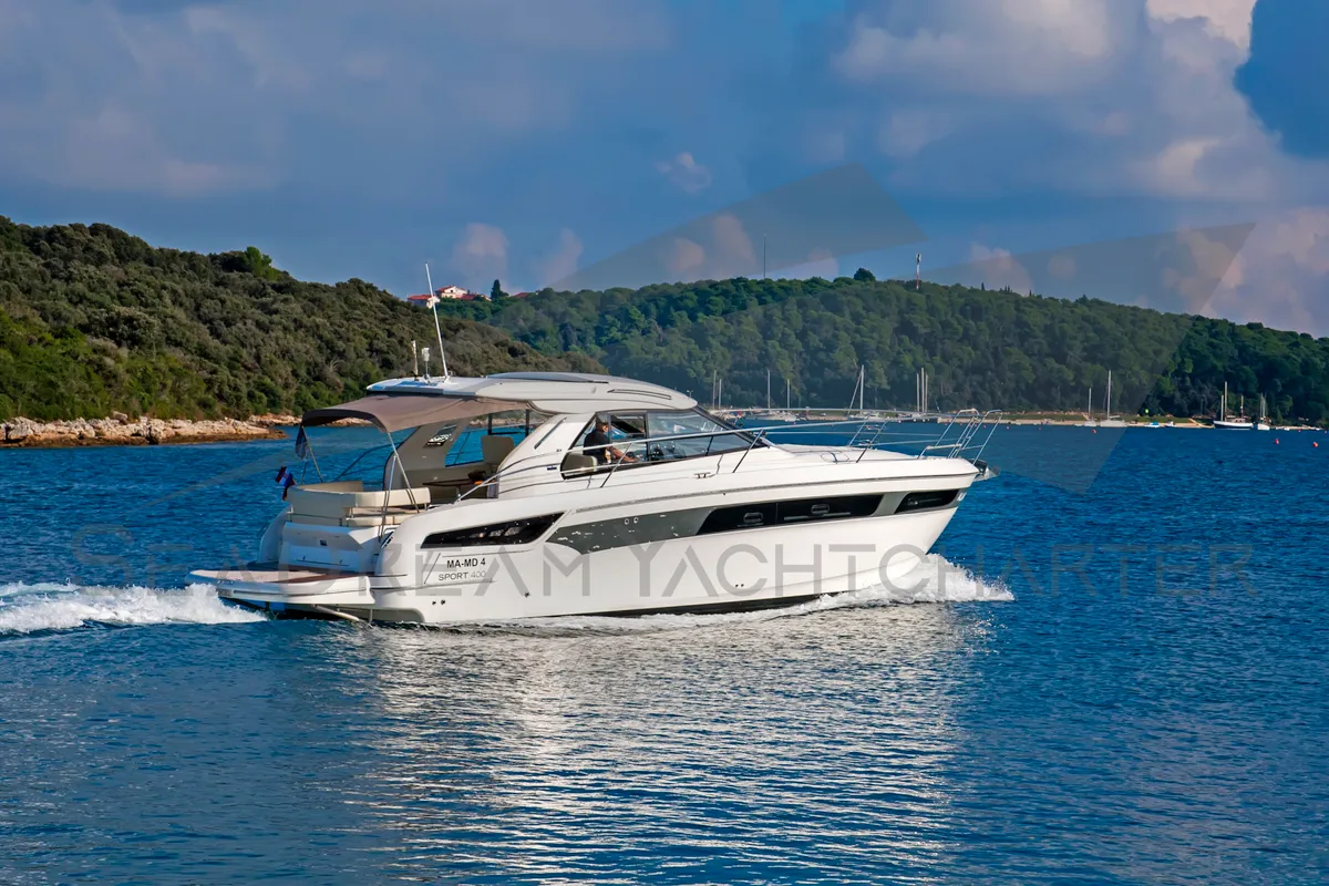 Exterior view of Sun Dreamer, a Bavaria S40 HT motorboat at Općina Sukošan, Croatia